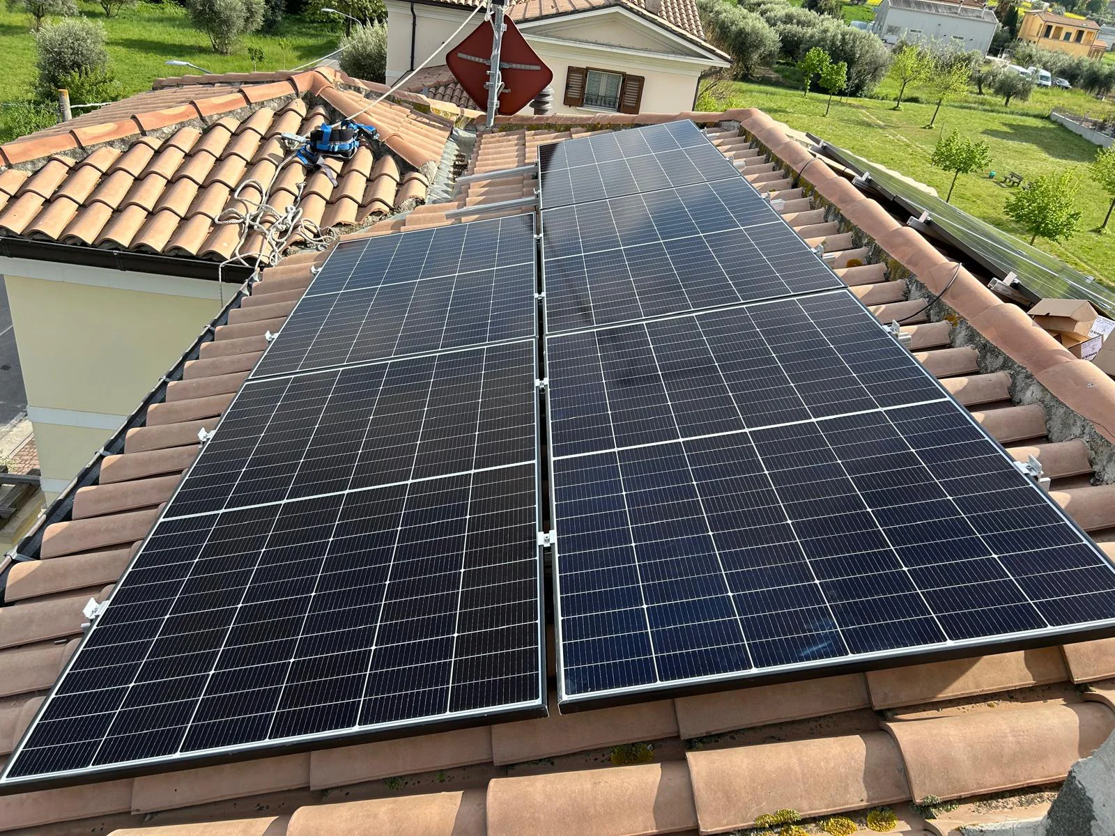 Impianto fotovoltaico Rossodisera visto dall alto