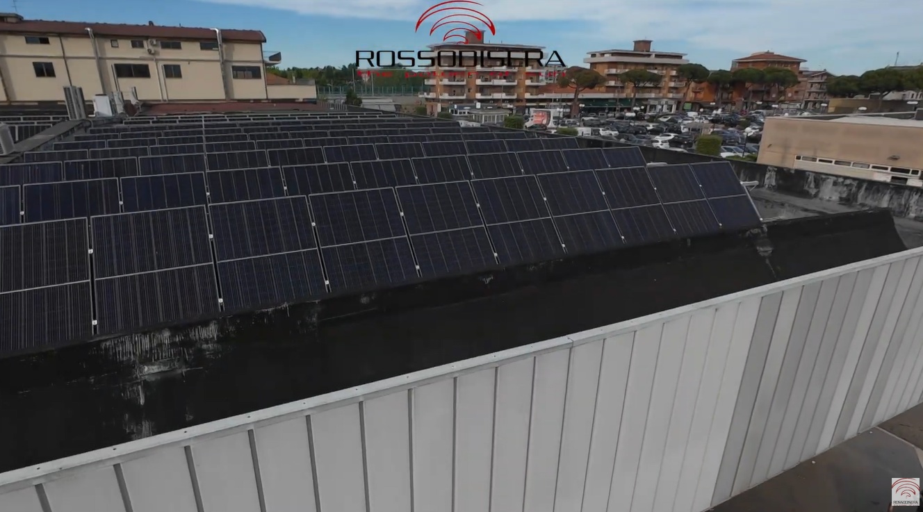 Impianto fotovoltaico Rossodisera su una copertura